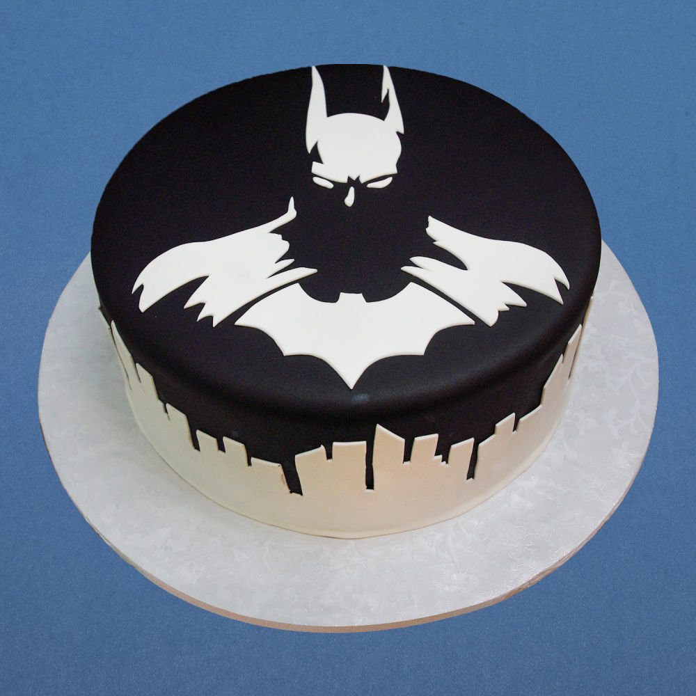 Order your Batman birthday cake and its online figurine