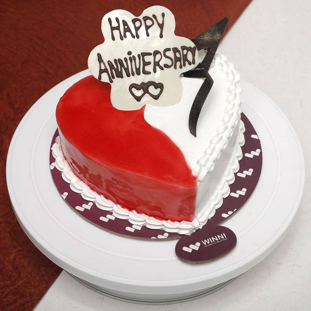 Strawberry Vanilla Anniversary Cake | Winni.in