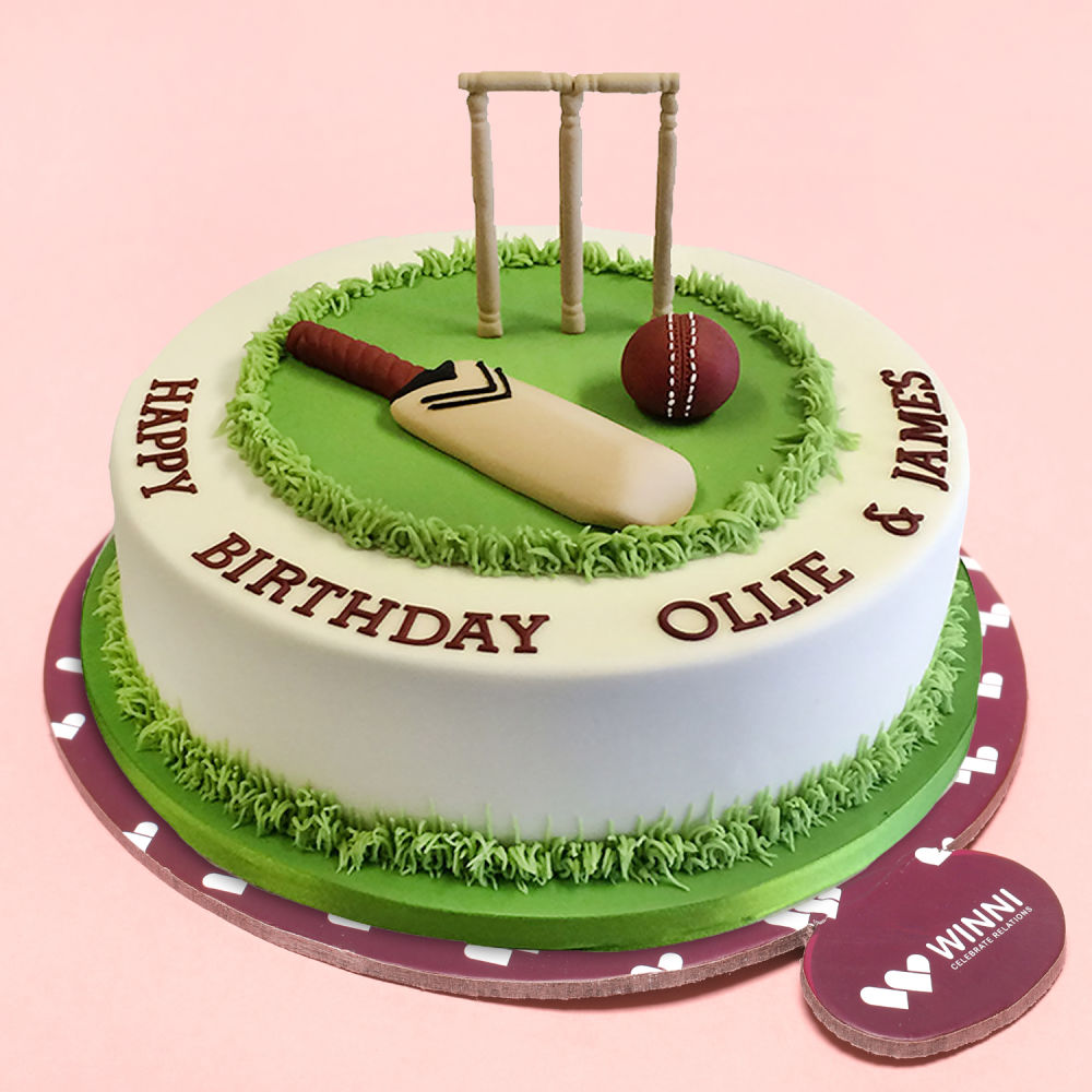 Cricket Pitch Fondant cake | Winni