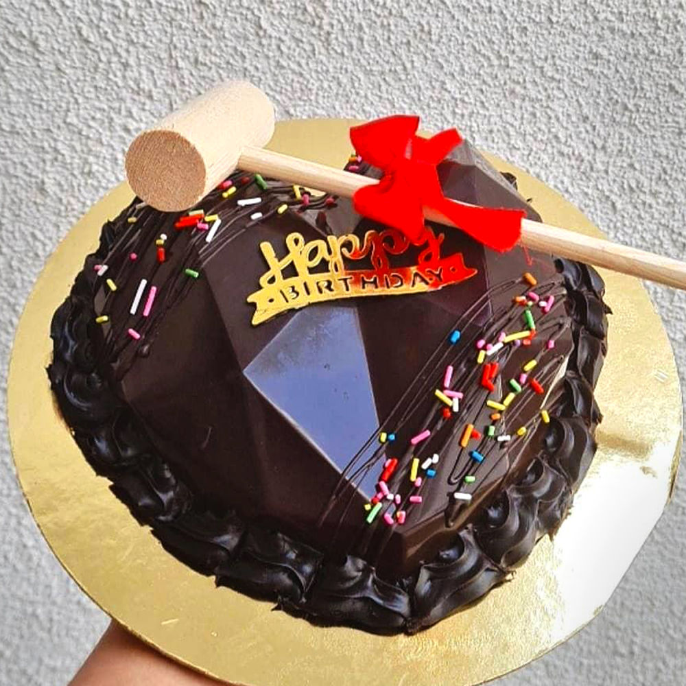 Monty's Cakes - Chocolate Pinata Cake😍 Brother's Birthday... | Facebook