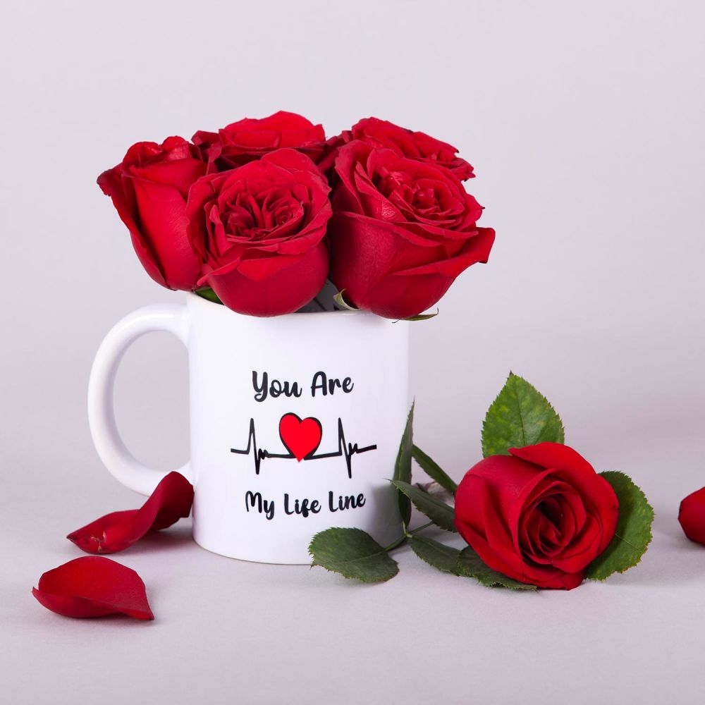 Red Love Roses In A Mug | Winni.in