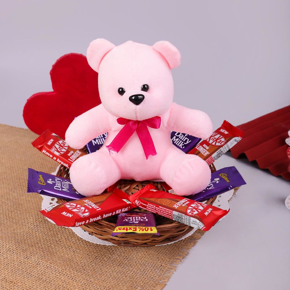 Cute Teddy With Chocolate | Winni.in
