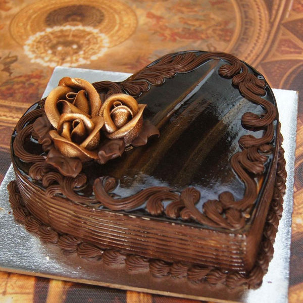 1/2 Kg Soft Chocolate Truffle Cake - Buy Cake Online - GiftMyEmotions