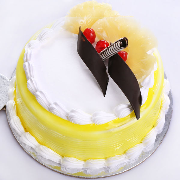 Pineapple Extravaganza Cake Winni