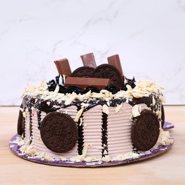 Cashew KitKat Oreo Dream Drip Cake | Winni