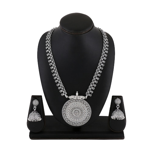Buy Luxurious Neckpiece