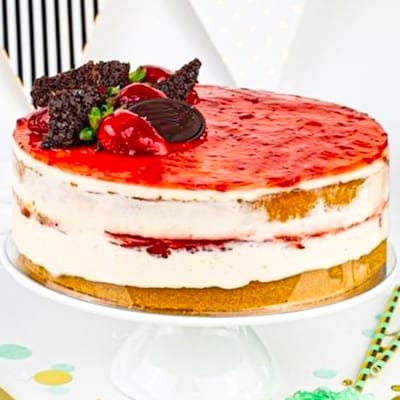Creamy Strawberry Cake