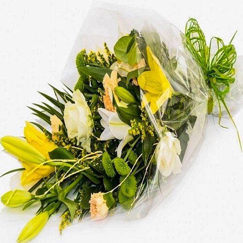 Buy Yellow N White Flowers Bouquet