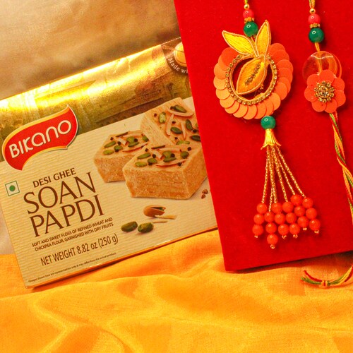 Buy Bhaiya Bhabhi Rakhi With Sweet Tooth Treat