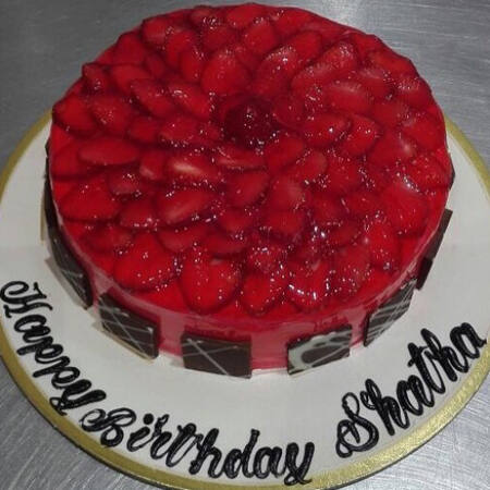 Buy Eggless Birthday Cake - Order Eggless Cake Online | Winni