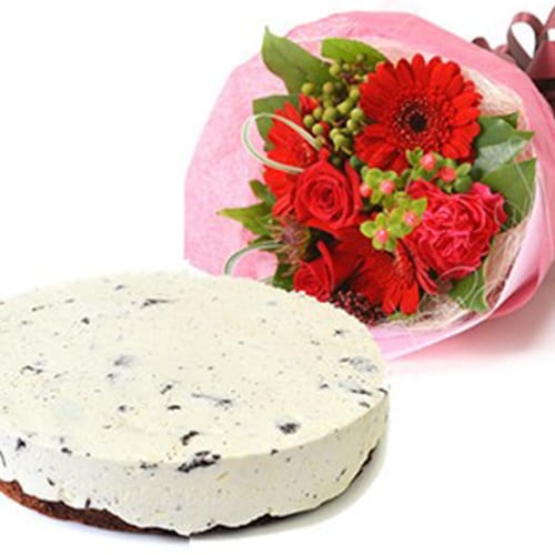 Buy Cookie Cheesecake With Red Flowers Bouquet