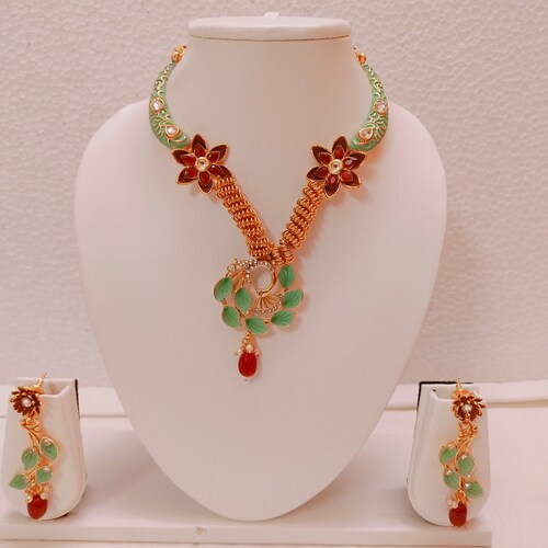 Buy Stunning Necklace