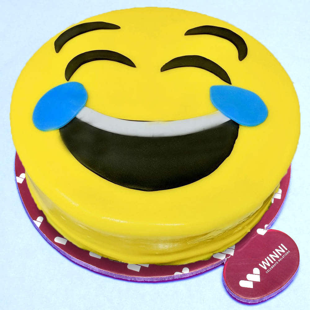 Fun Cake Ideas: Happy Face Cake // Lunch Lady Magazine - Hello Lunch Lady
