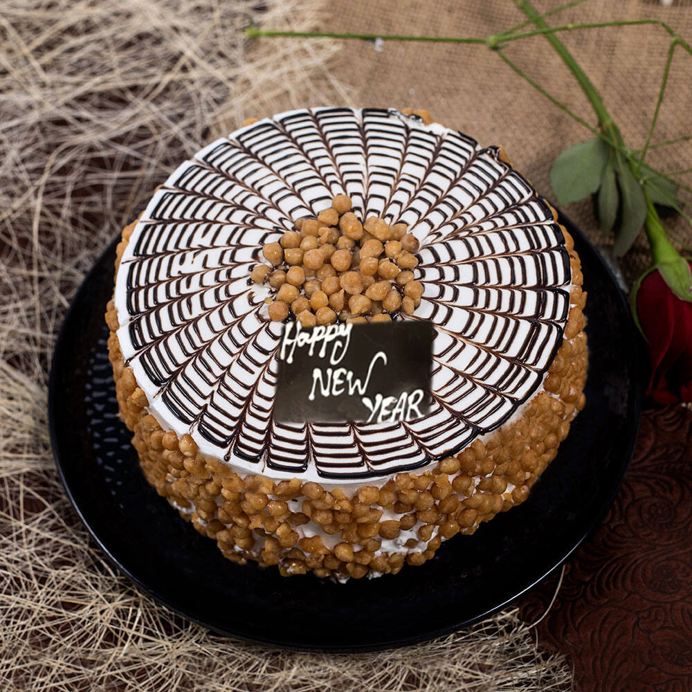 Butterscotch Delight Cake Eggless Cakes For Birthday Purposes And Wedding  Ceremonies Fat Contains (%): 1 Percentage ( % ) at Best Price in Indore |  Pummys Bakery
