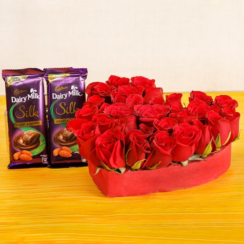 Buy 30 Red Roses And Silk Chocolates