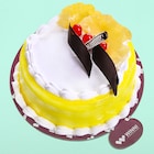 Pineapple extravaganza cake