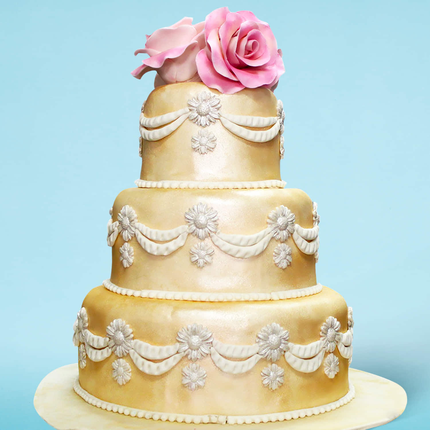 20+ Elegant White And Gold Cake Designs - The Wonder Cottage | White birthday  cakes, Golden birthday cakes, Elegant birthday cakes