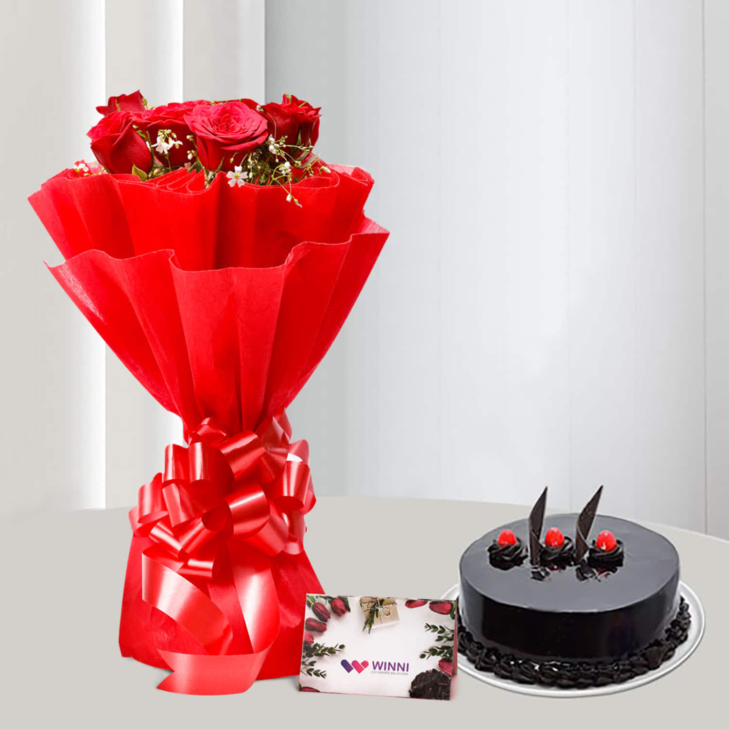 Send Christmas Plum Cake Online in India at Indiagift.in