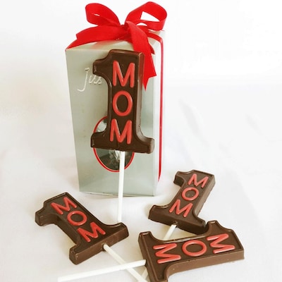 No 1 MOM chocolate lollipop