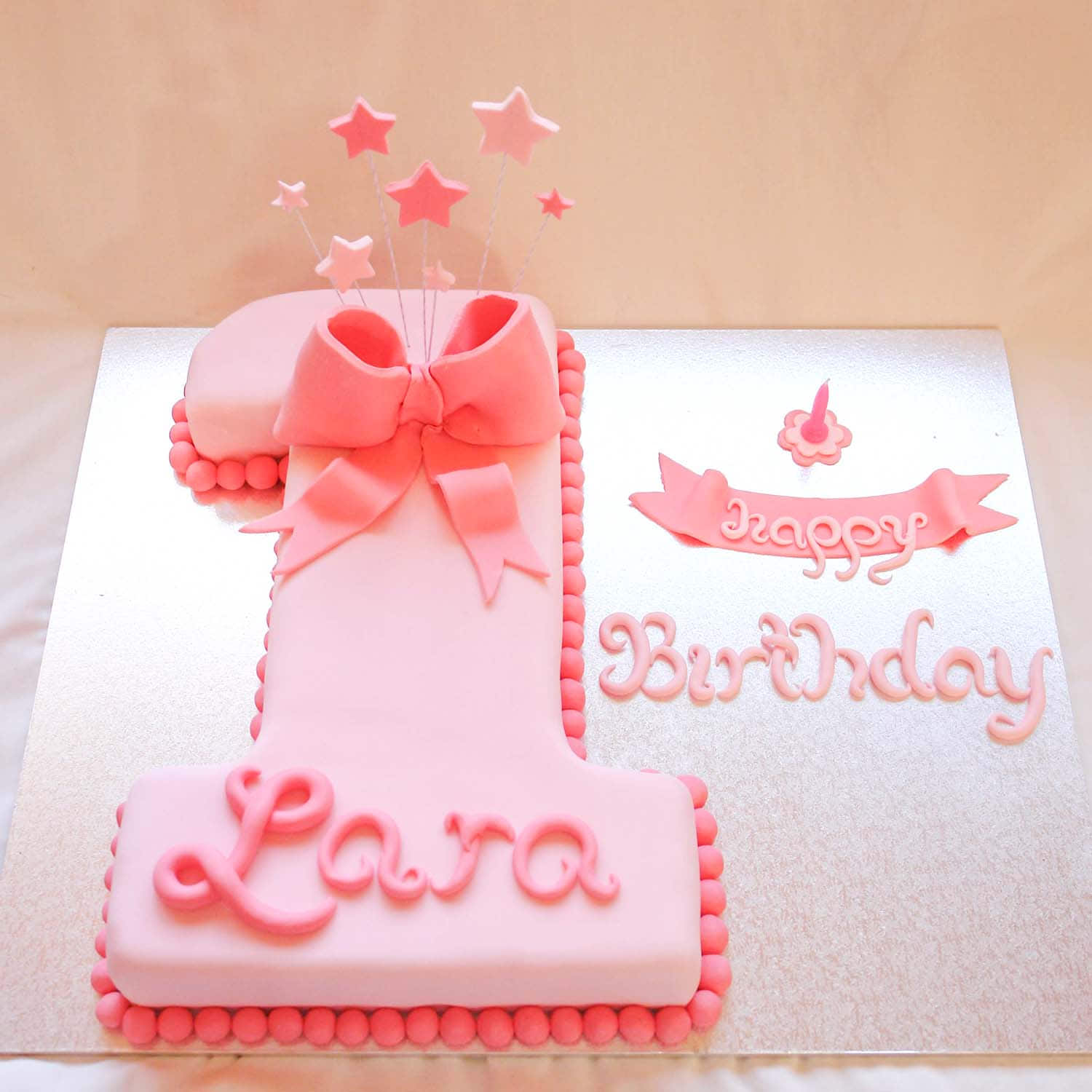 Cute Unicorn Cake Designs : 1st birthday cake with clear lollipop, unicorn