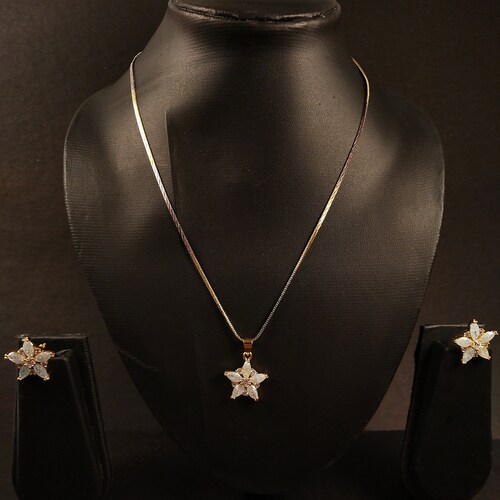 Buy Elegance Necklace Set