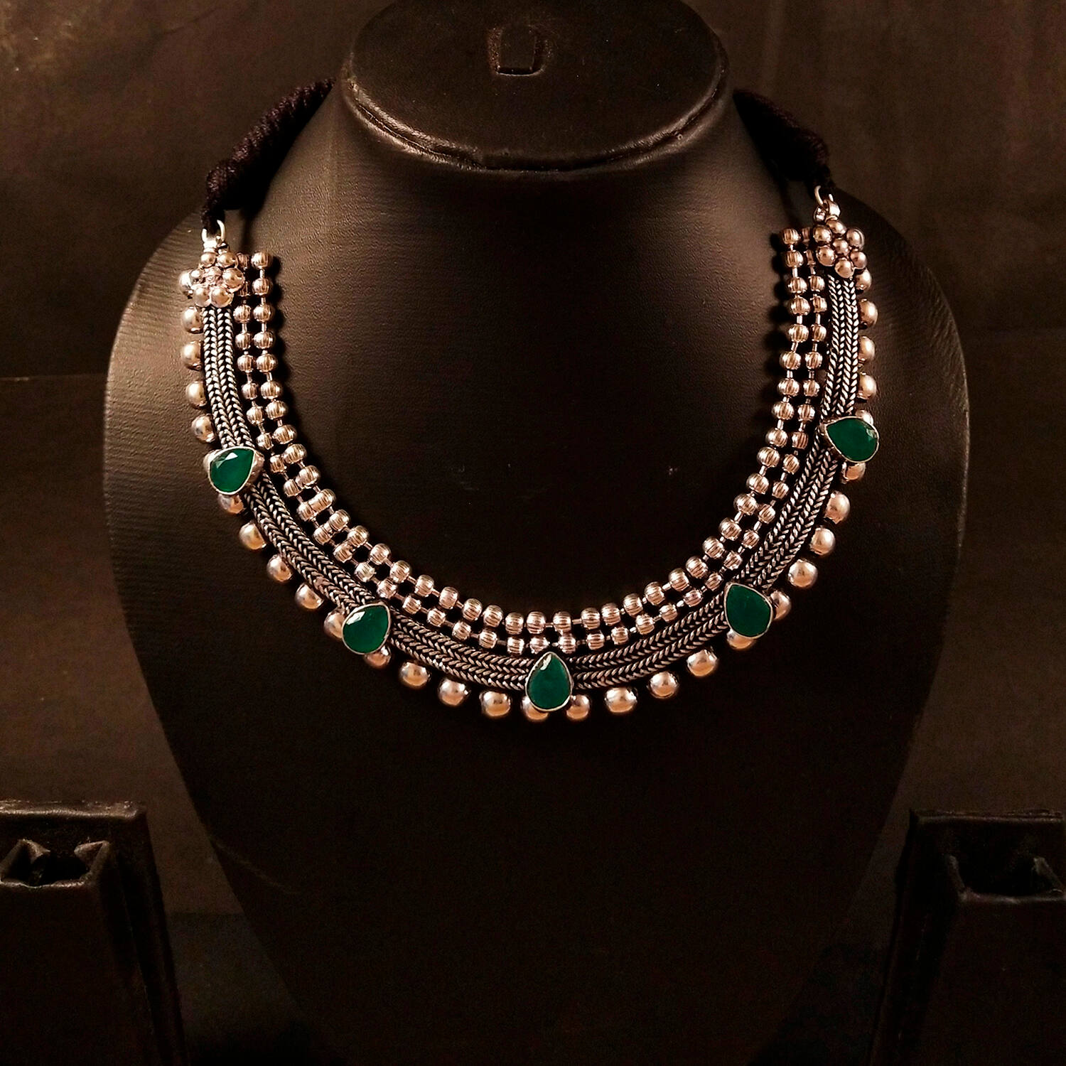 Sameera Kundan Necklace Set - Emerald Green | FashionCrab.com