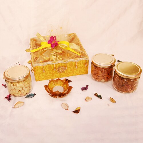 Traditional Dry fruits Hamper Winni