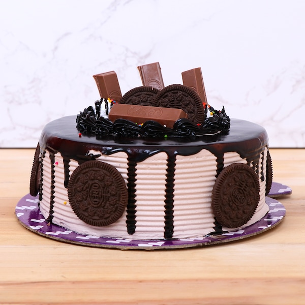 Indulgent Kit Kat Oreo Cake | Winni