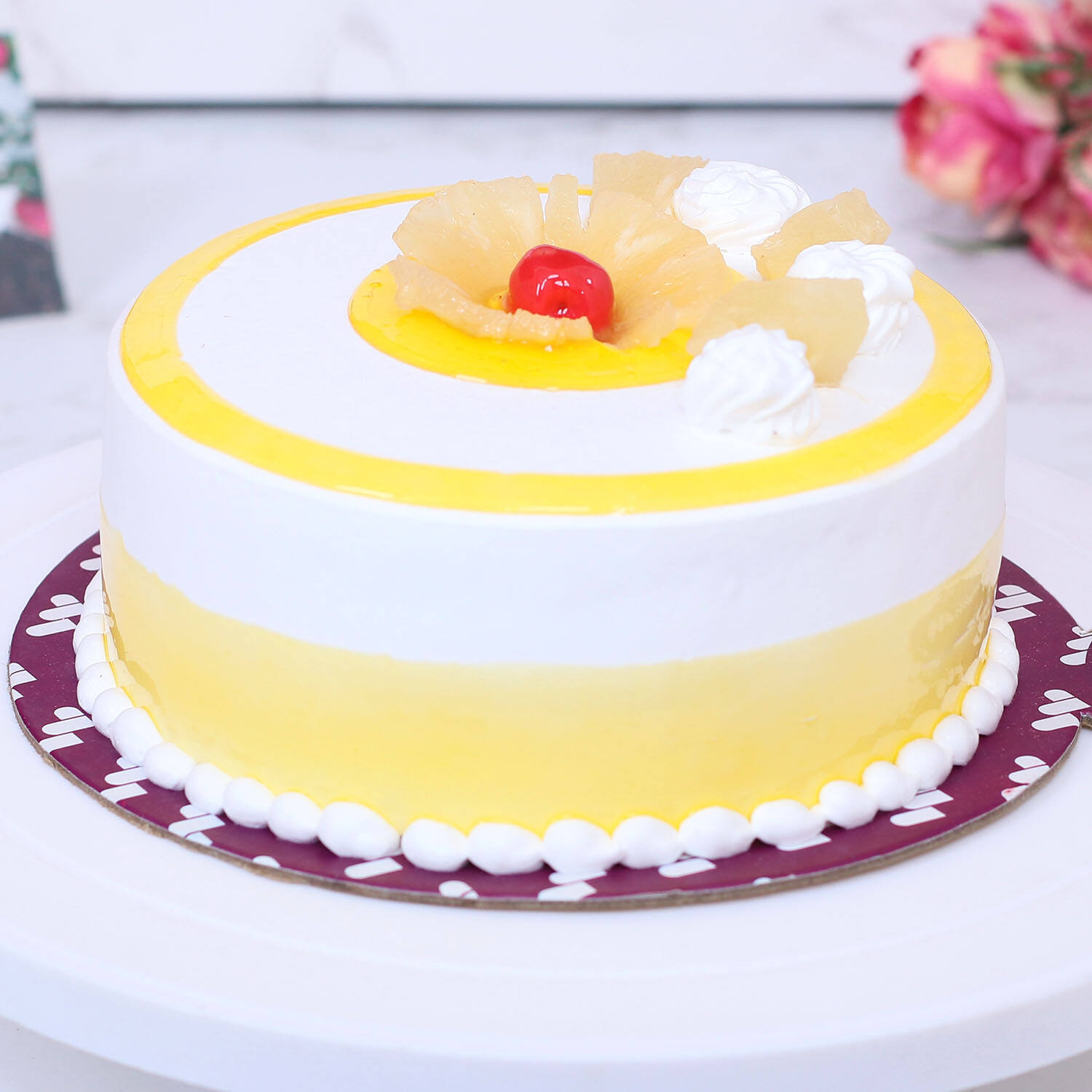 Order Royal Pineapple cake | The Freshly Made | thefreshlymade.com