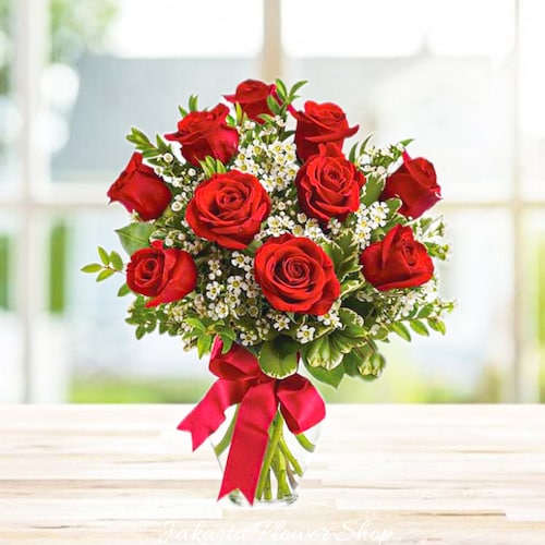 Buy Vivid Red Roses With Fillers Bouquet