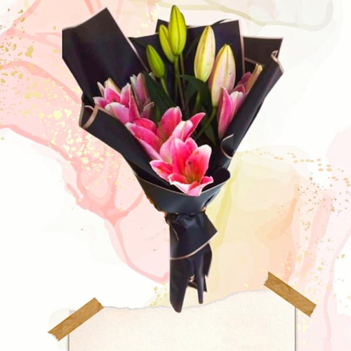Buy Steam Lily Bunch In Black Packing