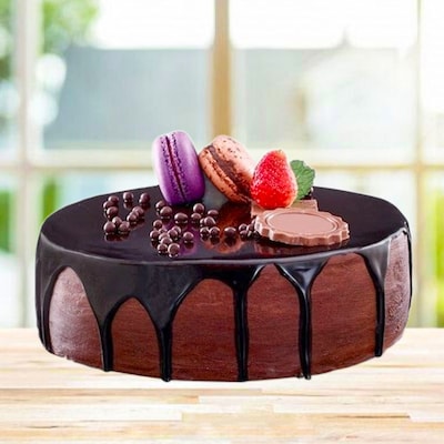Macarons Topping Chocolate Cake