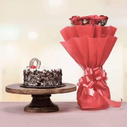 Buy Cake Delight With Red Roses
