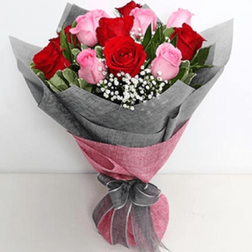 Buy Dozen Mixed Roses In Bouquet