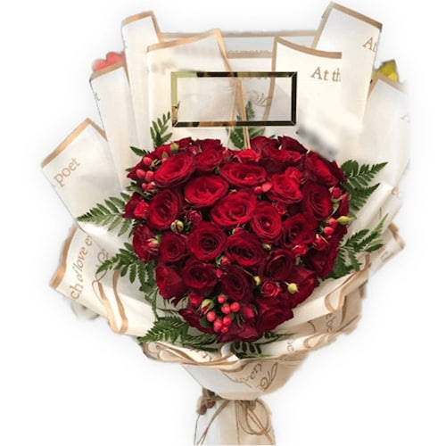 Buy Dozen HeartShaped Bouquet