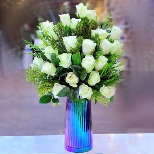 Buy White Roses In A Vase Gift