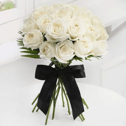 Buy Heavenly 25 White Roses Hand Tied