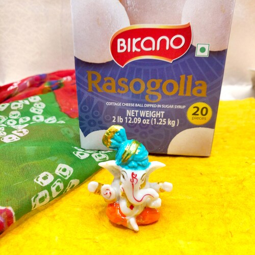 Buy Ganesh Idol N Rasgulla Combo