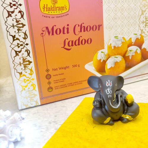 Buy Motichoor Laddo With Black Ganpati Idol