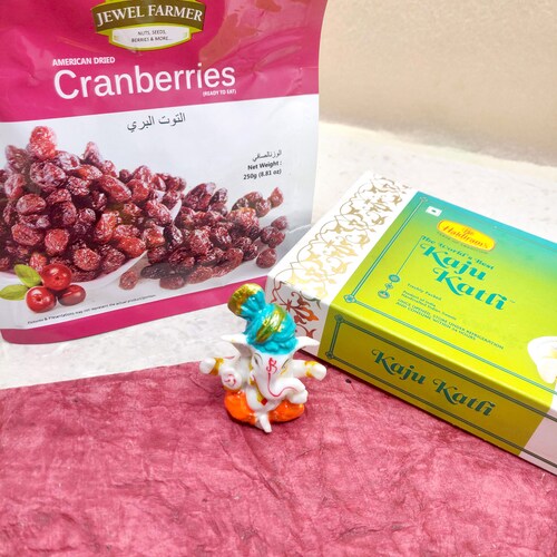 Buy Ganpati Combo With Kaju Katli