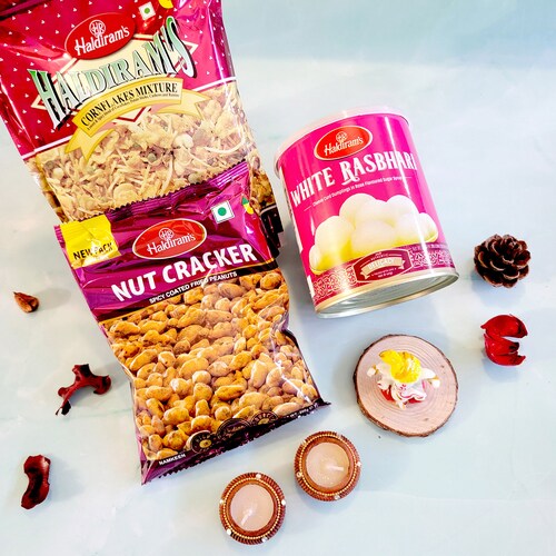 Buy Namkeen Snacks Diyas Hamper