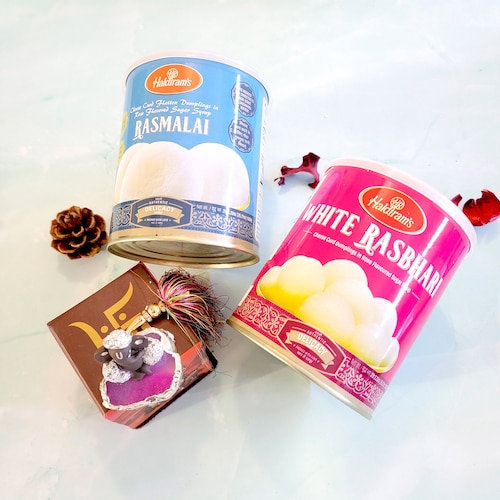 Buy Pretty Ganesh Idol With Gift Pack