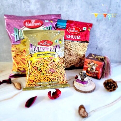 Buy Haldiram Hamper With Ganesh Idol