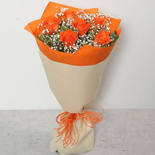 Buy Enticing Bouquet Of Roses