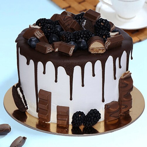 Buy Delicious Choco Vanilla Surprise Cake