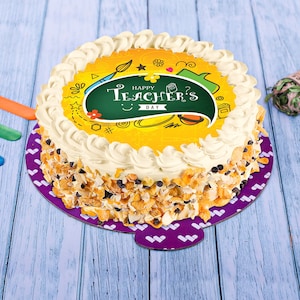 Crunchy Teachers Day Cake