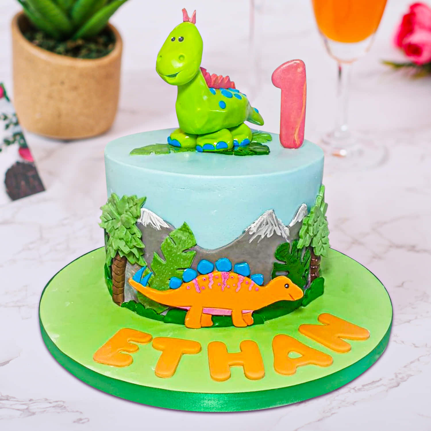 Birthday Cake Outdoors In Nature Stock Photo - Download Image Now - Bear,  Animal Family, Anniversary - iStock