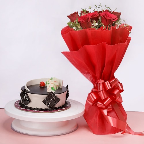 Buy Chocolate Cake With 8 Red Roses