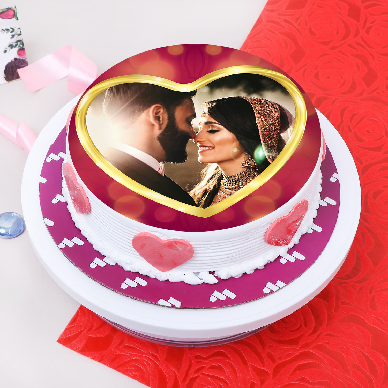 Valentine Couples Cake - The Cake World Shop