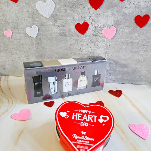 Buy Heartfull Hamper Box